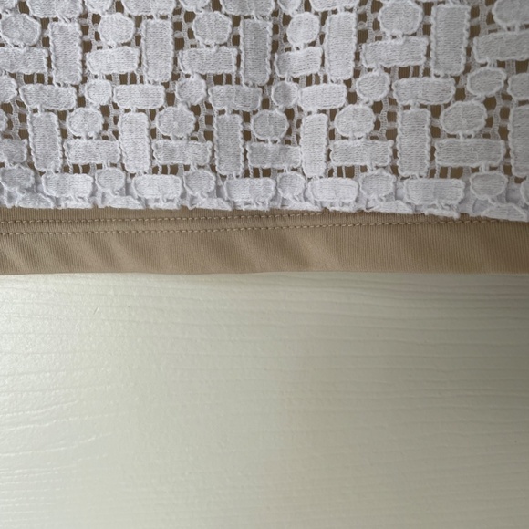 Ann Taylor white blouse with beige / tan lining Size Large - Picture 5 of 7